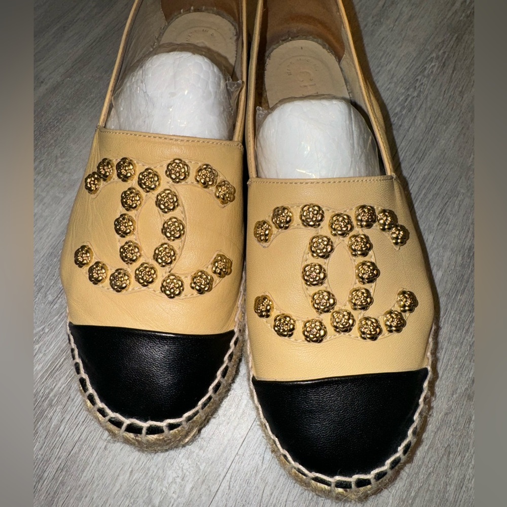 Chanel Camellia Studded CC Lambskin Espadrille Flats 38 - Picture 12 of 12